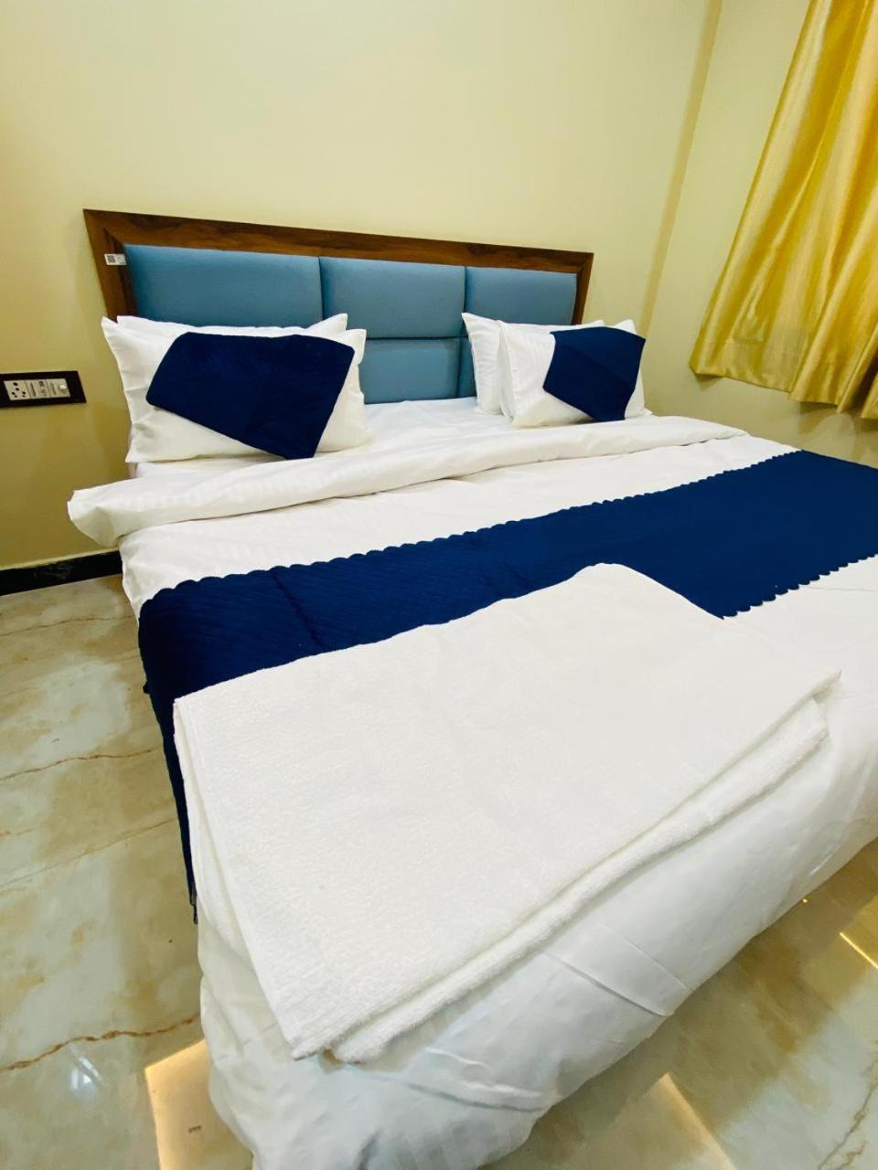 Ys Taj Hotel - Agra ภายนอก รูปภาพ